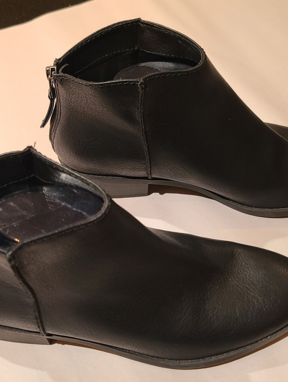 Universal Thread Black Ankle Booties Round Toe Zip Faux Leather Sz 10